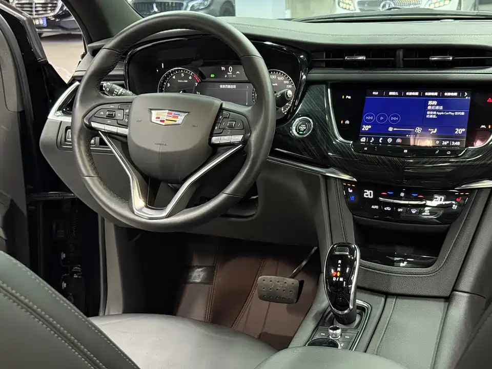 Cadillac XT6