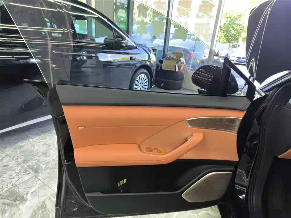 NIO L60 NIO L60