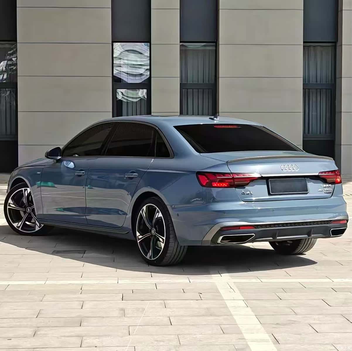 Audi A4L, 2022 9