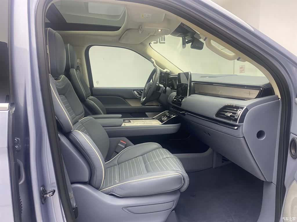Lincoln Navigator, 2021 18