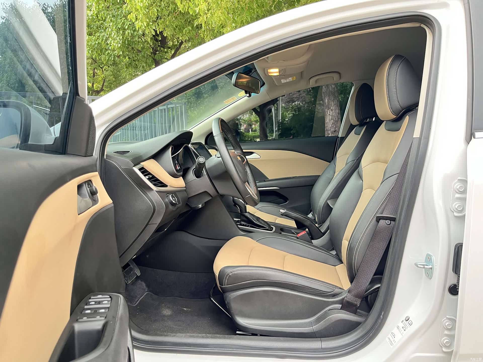 Chevrolet 320, 2021 все фото