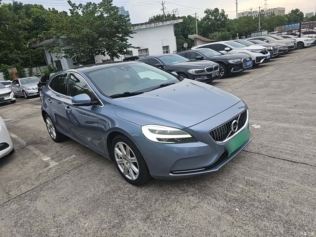 Volvo V40, 2018 4