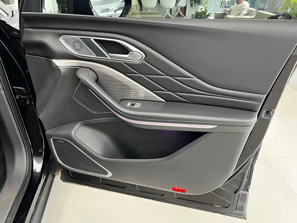 Hongqi HS7 PHEV