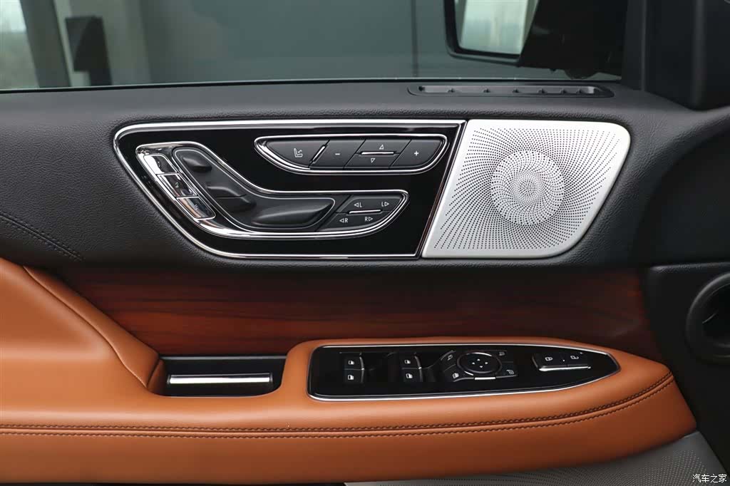 Lincoln Navigator, 2022 12