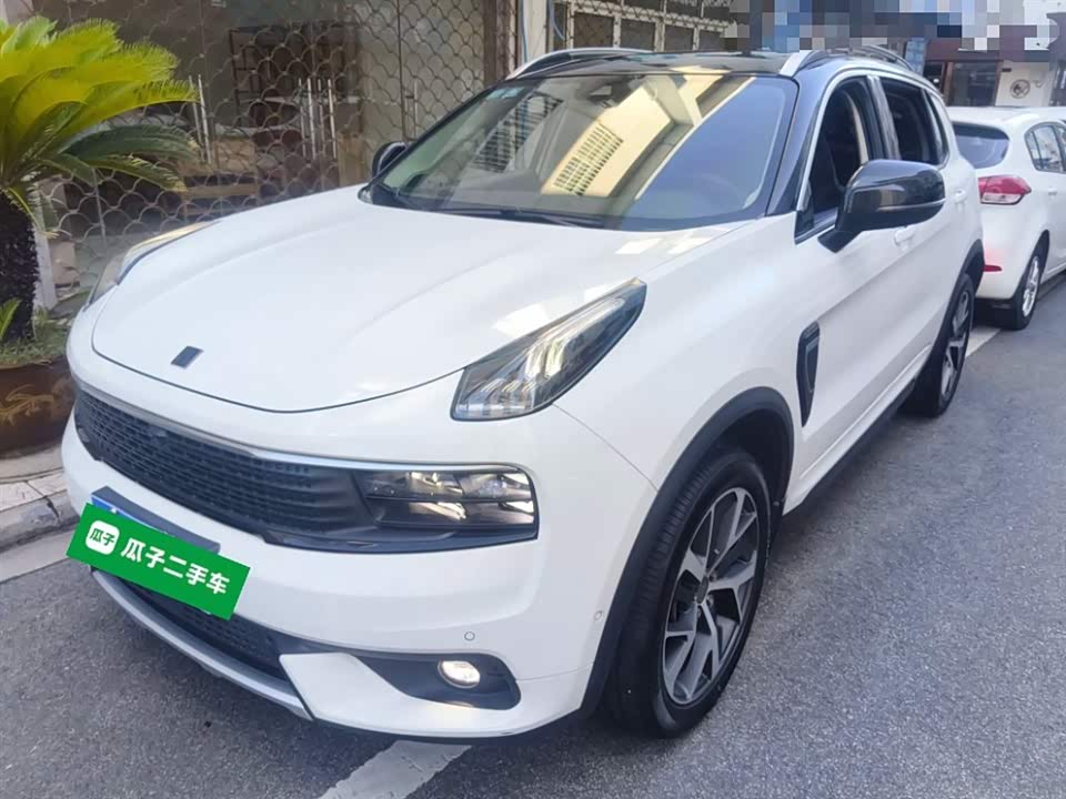 Lynk & Co 01