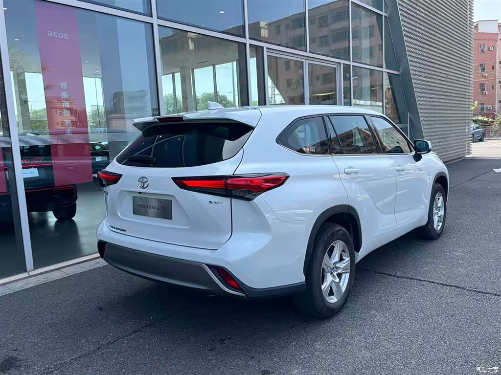 Toyota Highlander, 2025 4