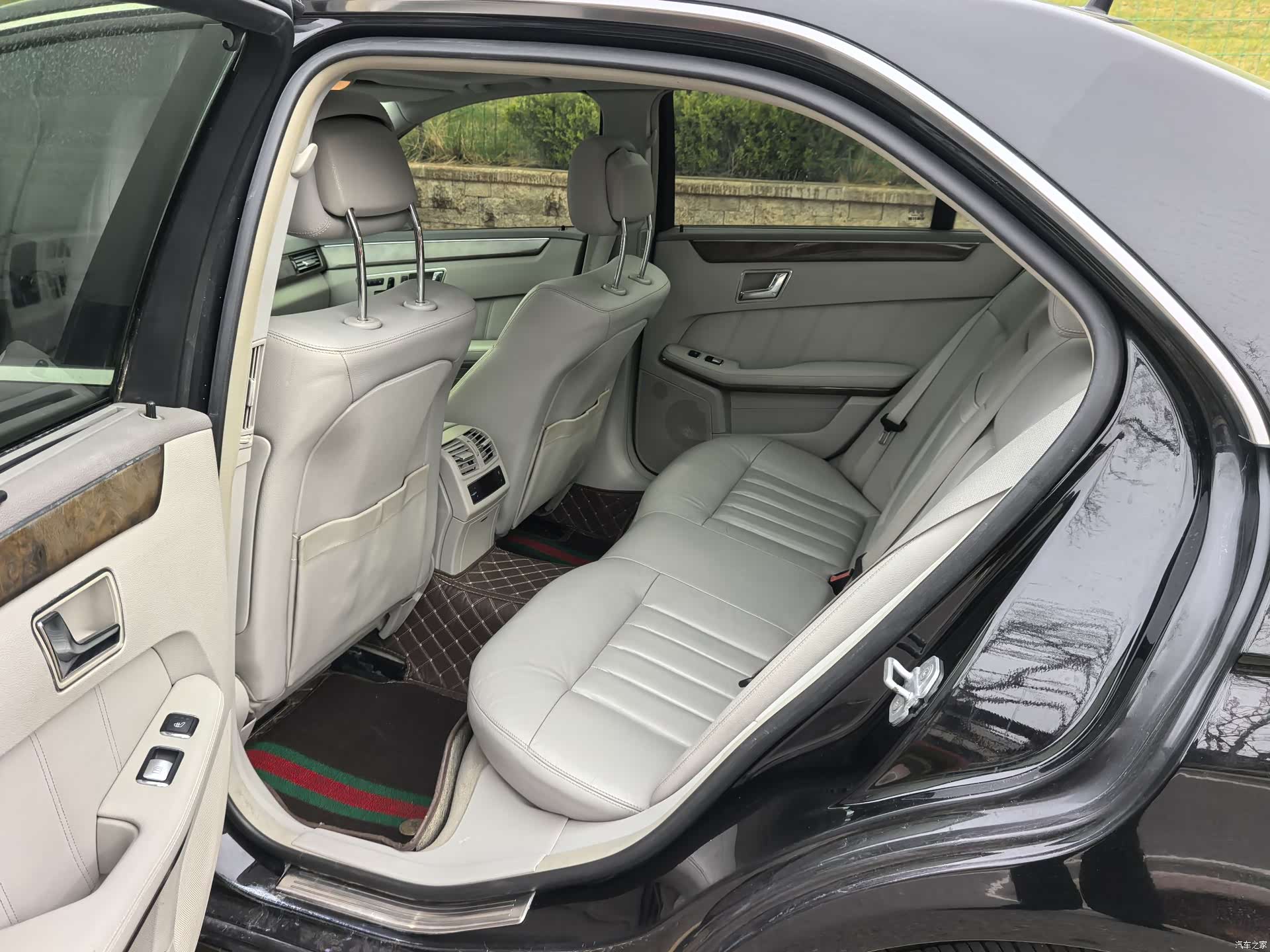 Mercedes-Benz E-Class, 2009 8