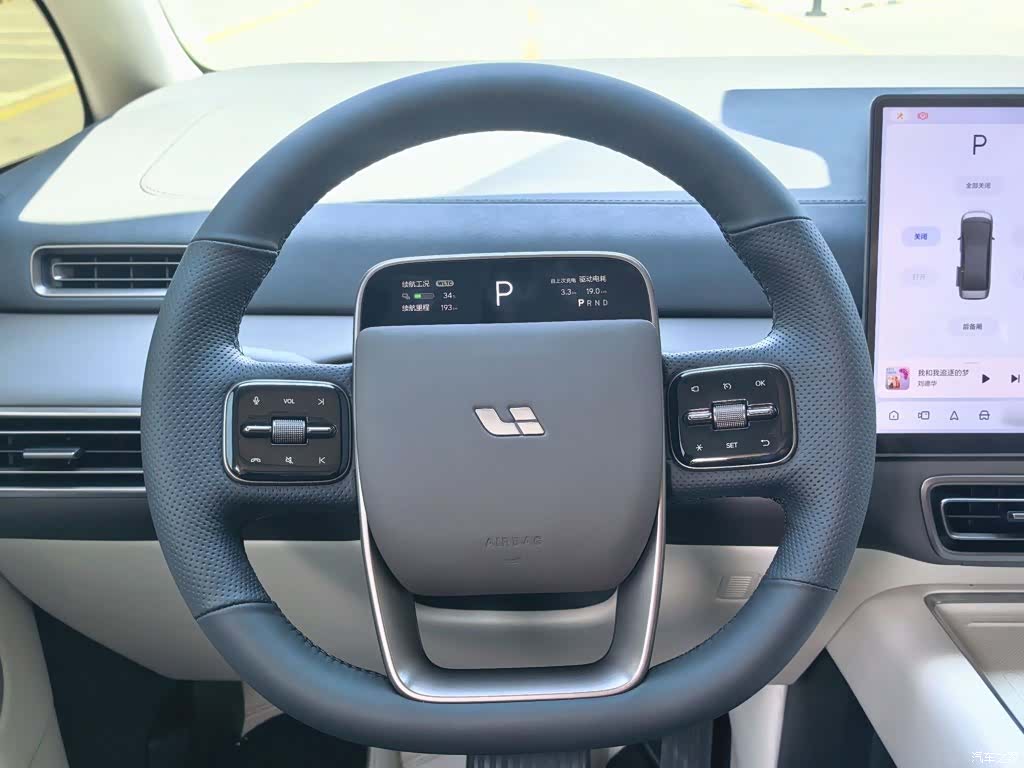 Li Auto MEGA, 2024 14