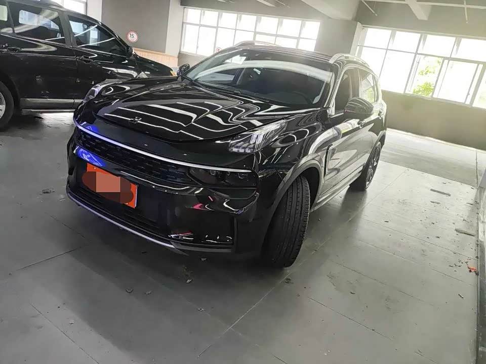 Lynk & Co 01