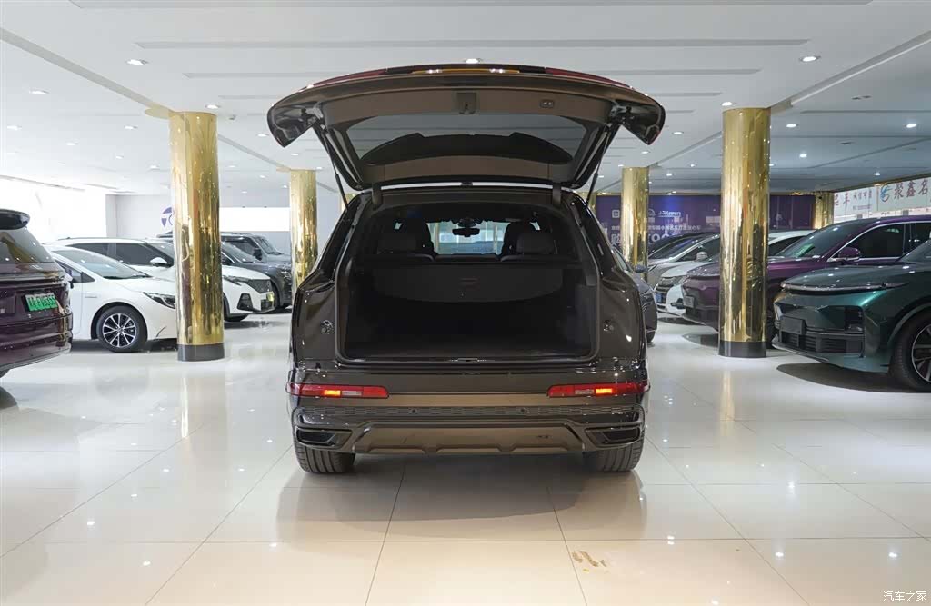 Audi Q7, 2022 7