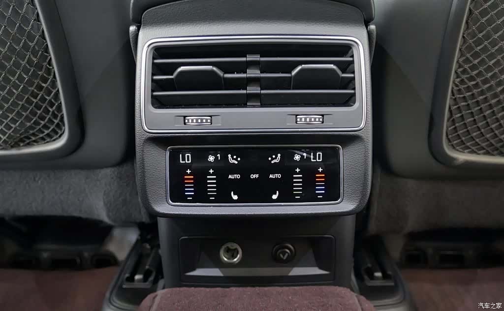 Audi Q7, 2022 12