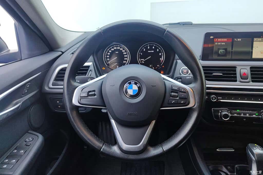BMW 1 Series, 2019 15