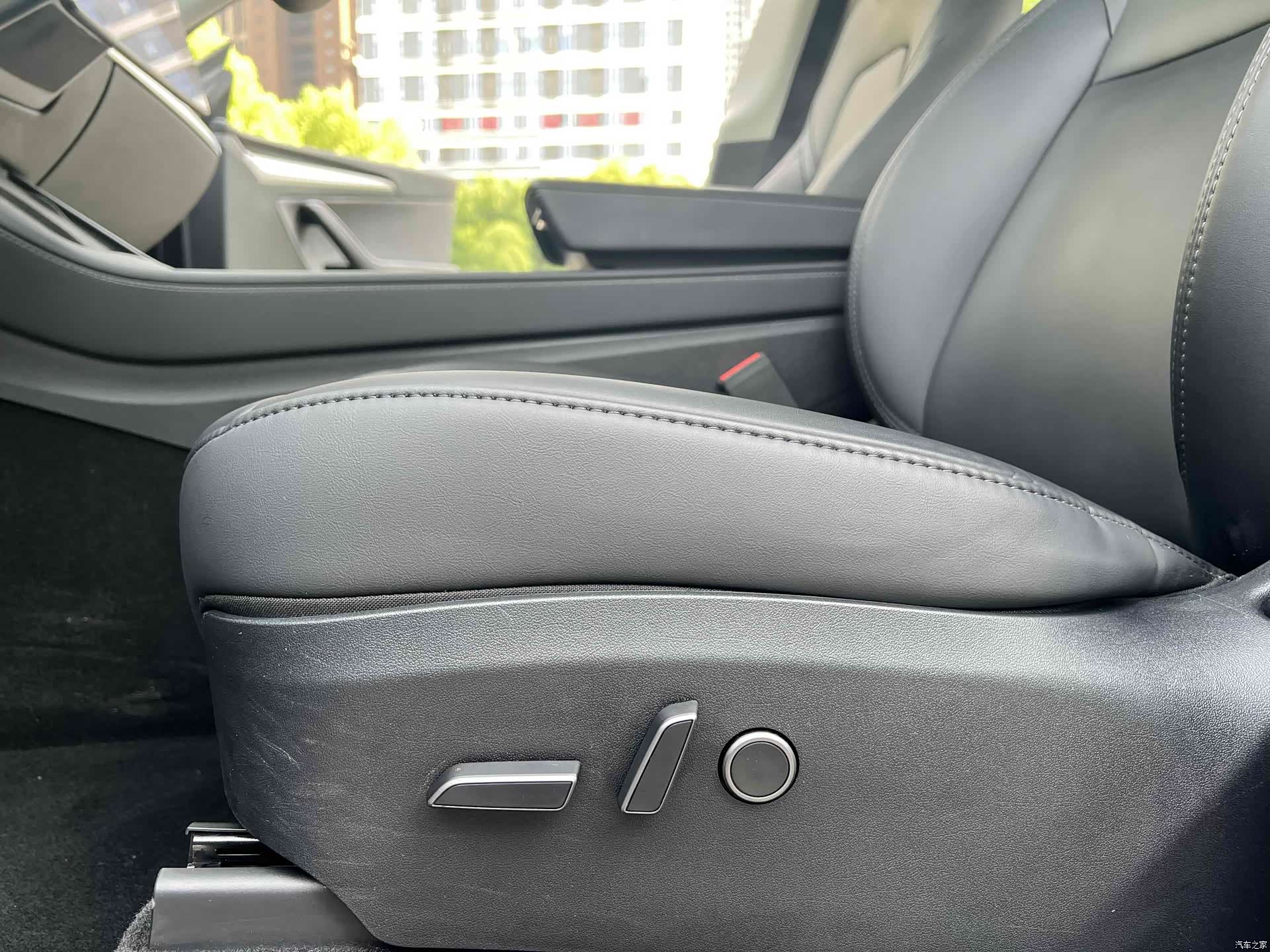 Tesla Model Y, 2023 9