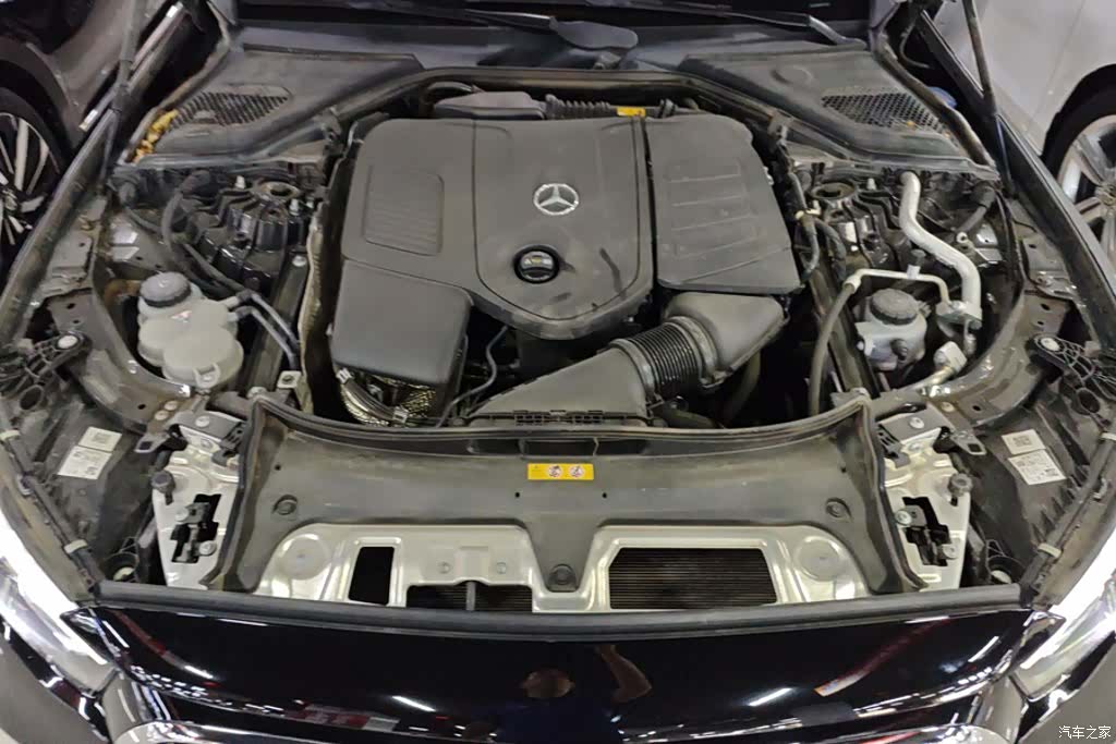 Mercedes-Benz E-Class, 2024 10
