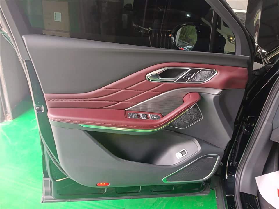 Hongqi HS7 PHEV