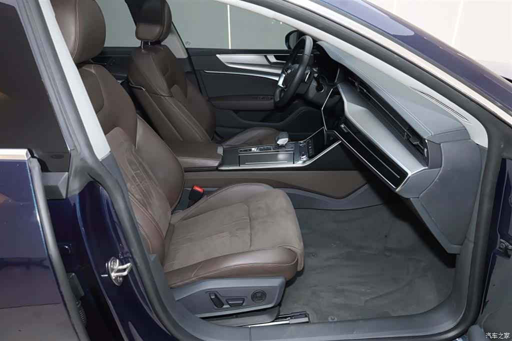 Audi A7L, 2024 21