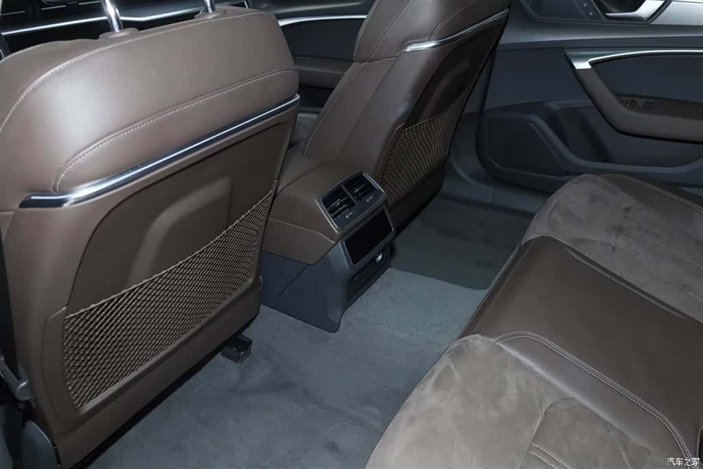 Audi A7L, 2024 26