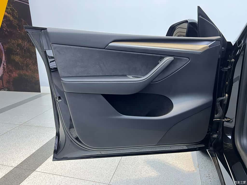 Tesla Model Y, 2021 14