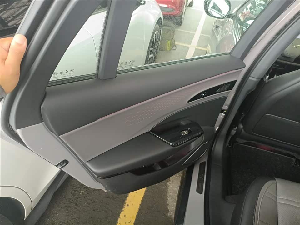Hongqi EH7 Hongqi EH7
