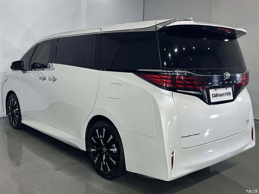 Toyota Alphard, 2024 20