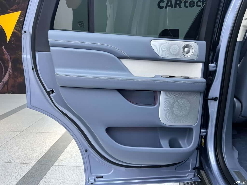 Lincoln Navigator, 2019 23