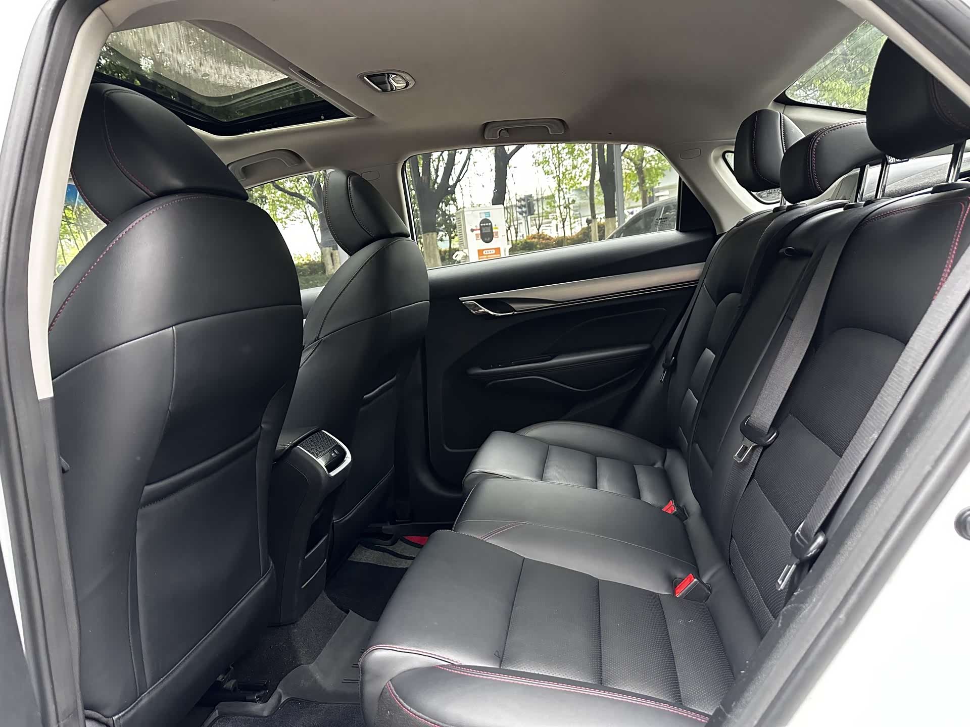 Geely Binray, 2019 10
