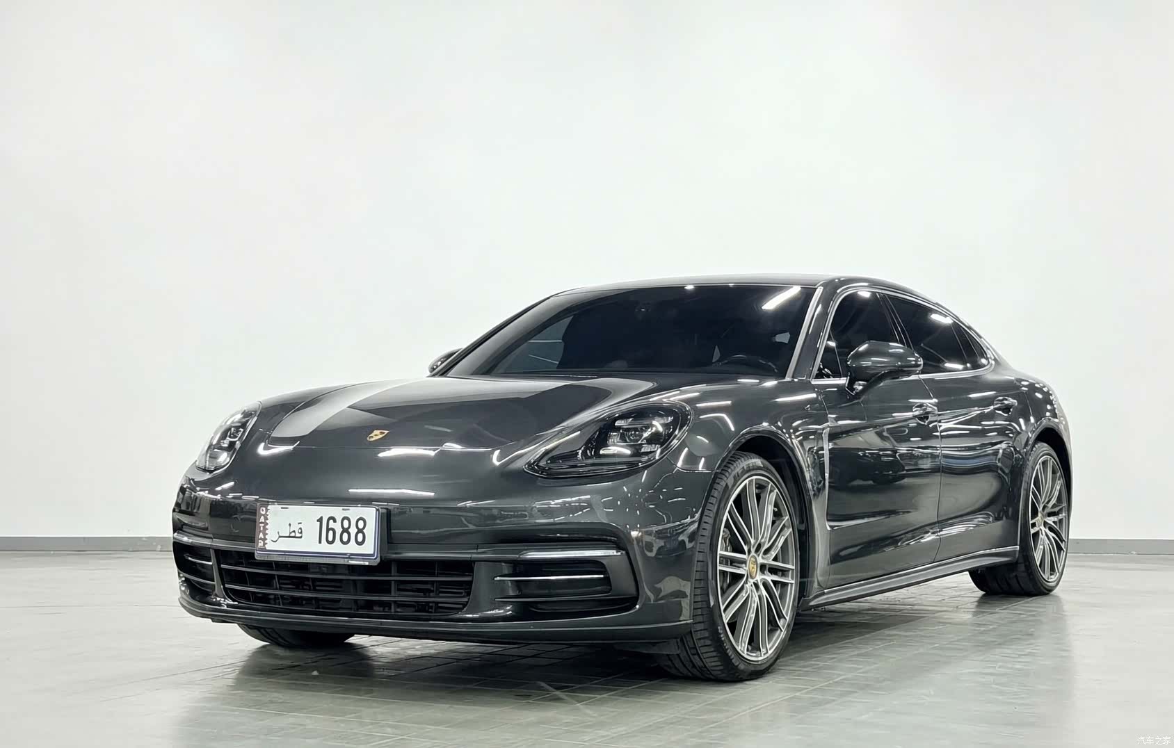 Porsche Panamera, 2018 1