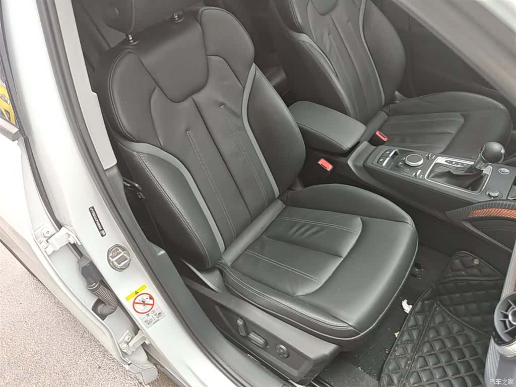 Audi Q2L, 2023 20