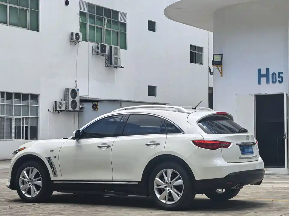 Infiniti QX70 Infiniti QX70