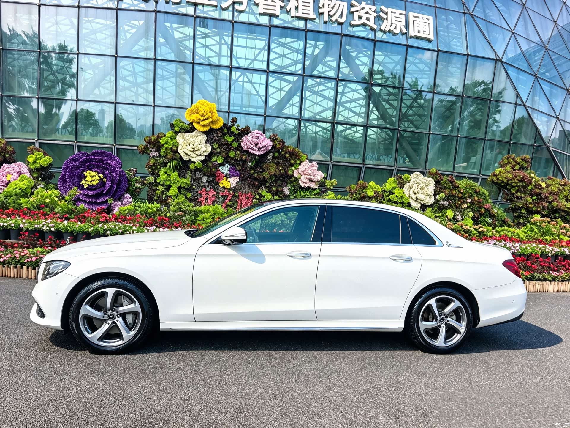 Mercedes-Benz E-Class, 2019 3