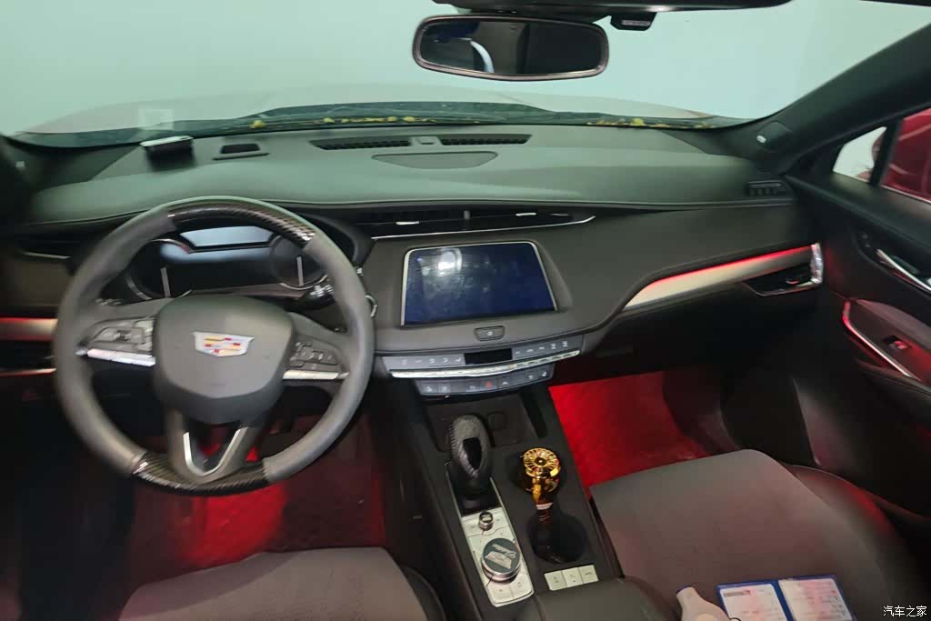 Cadillac XT4, 2022 12