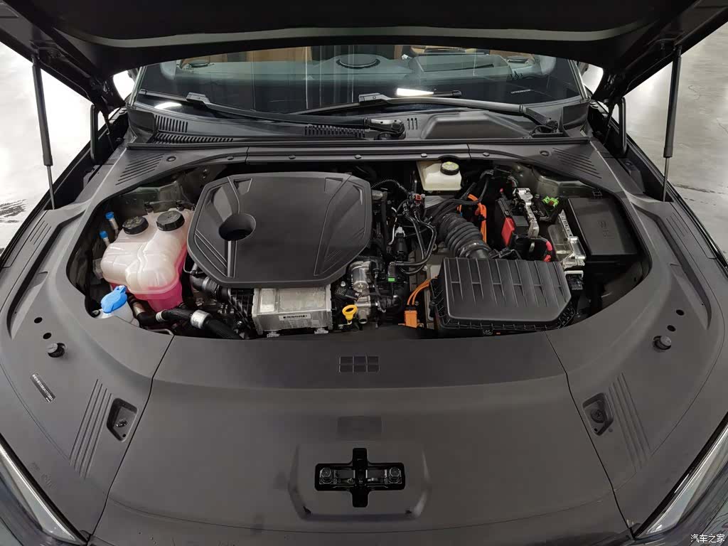 Geely 8, 2025 6