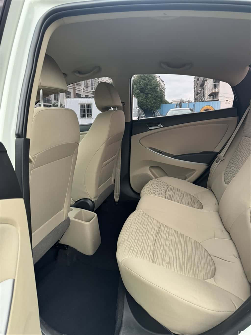 Hyundai GLS, 2016 15