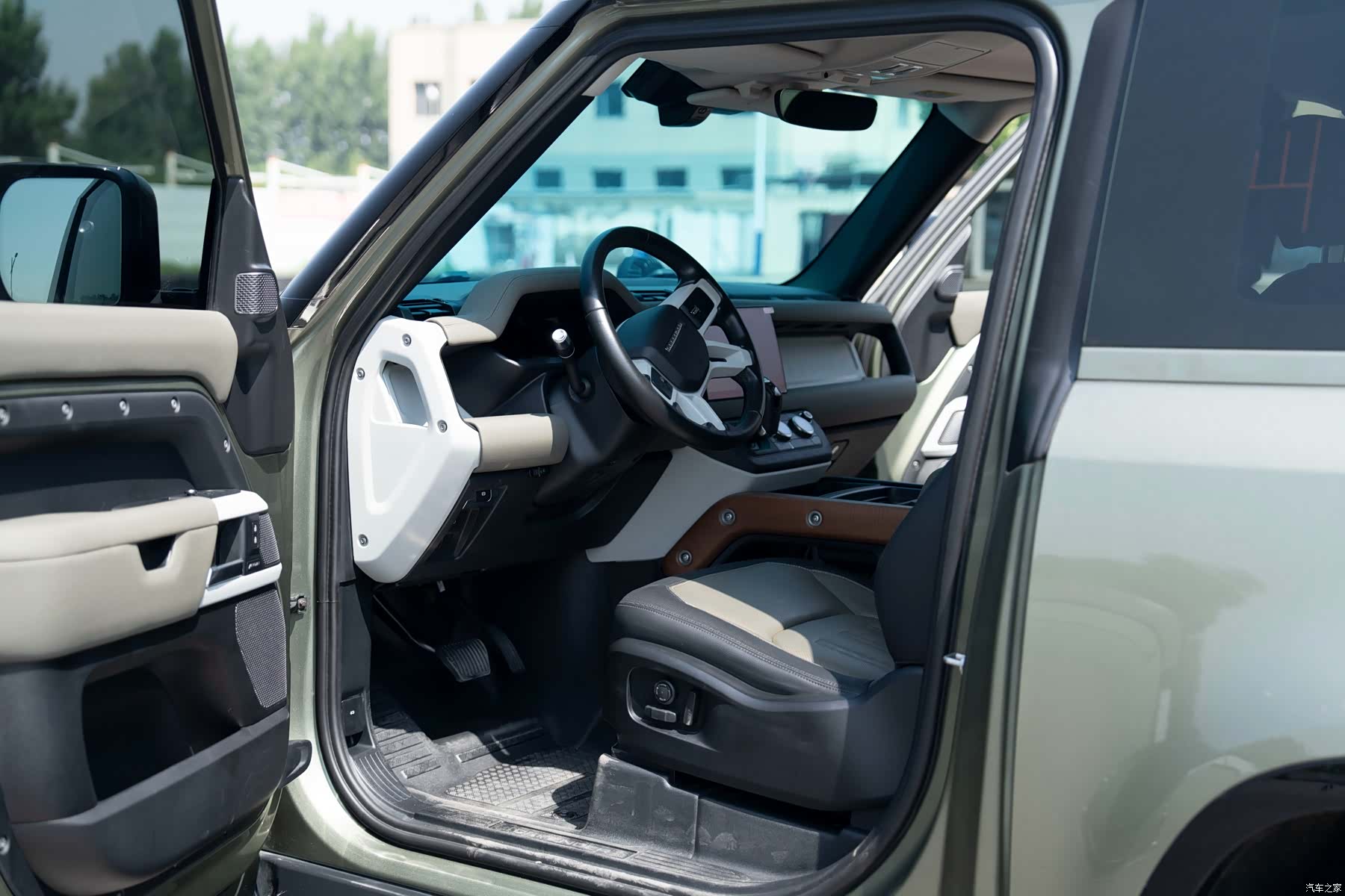 Land Rover Defender, 2021 12