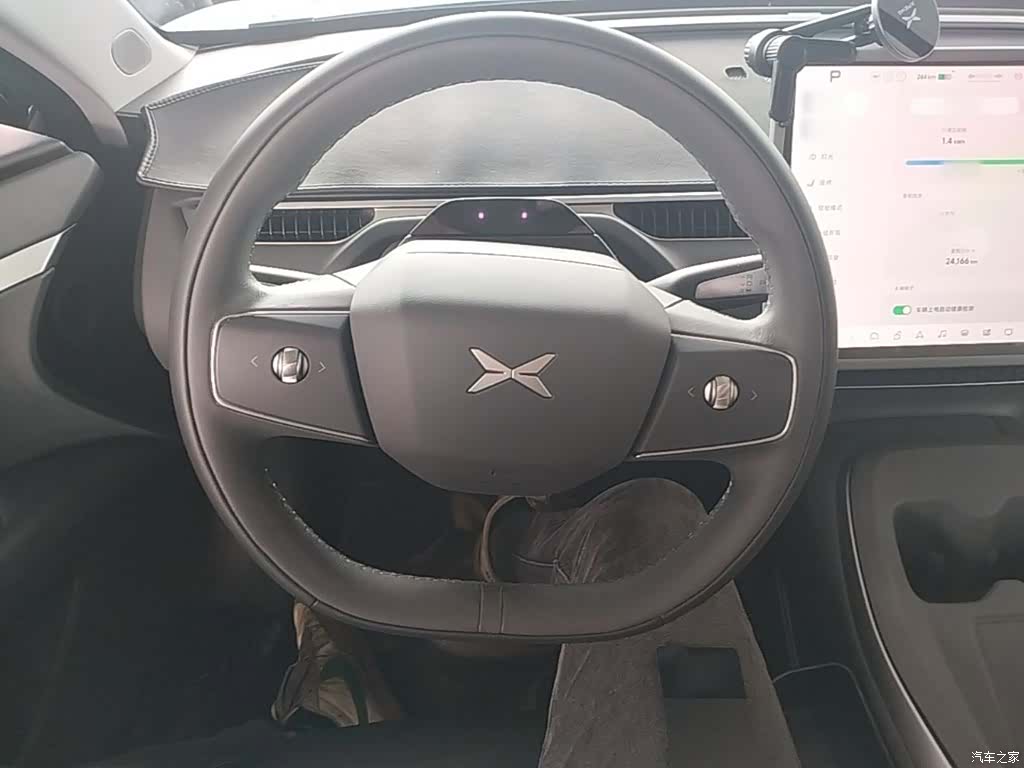 Xpeng Mona M03, 2025 11