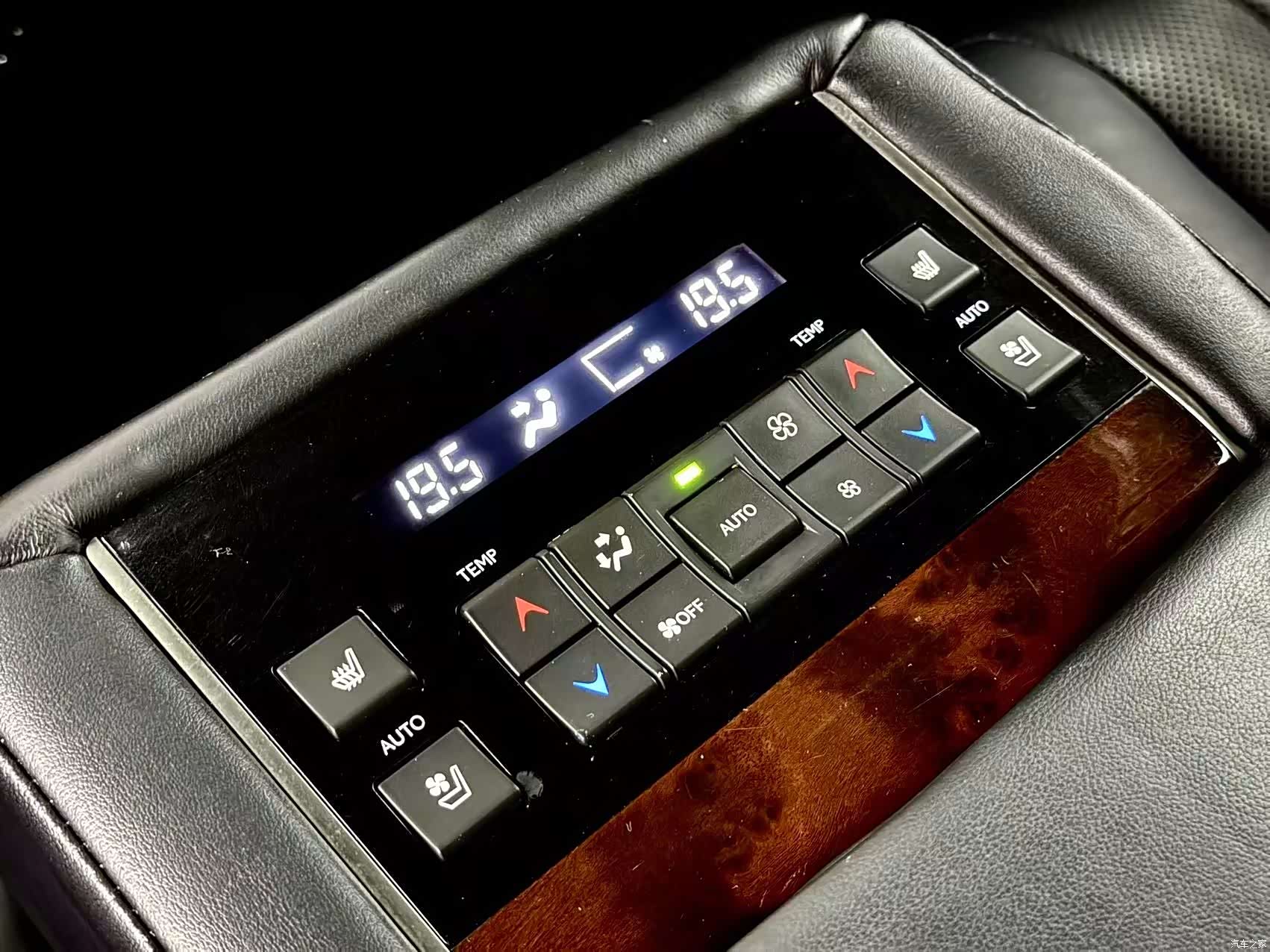 Lexus LX, 2016 10