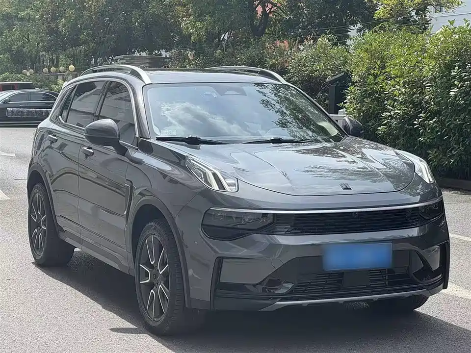 Lynk & Co 01