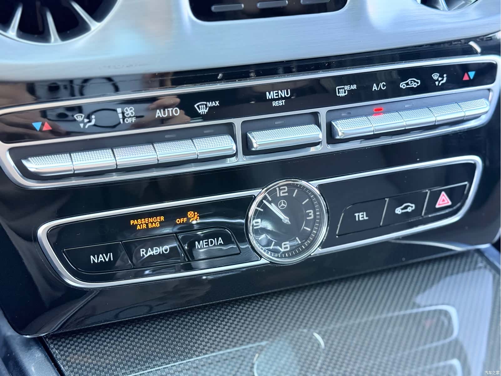 Mercedes-Benz G-Class, 2023 18