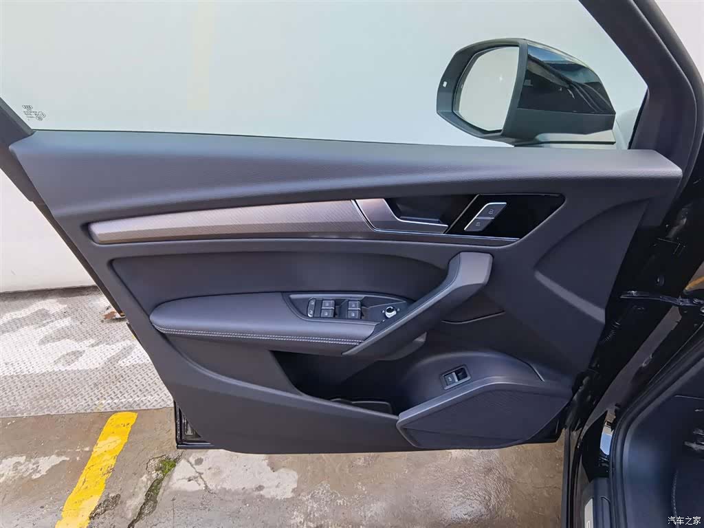 Audi Q5L, 2025 23