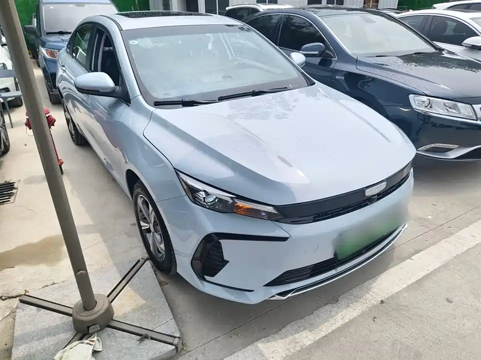 Geely Emgrand L HiP Geely Emgrand L HiP