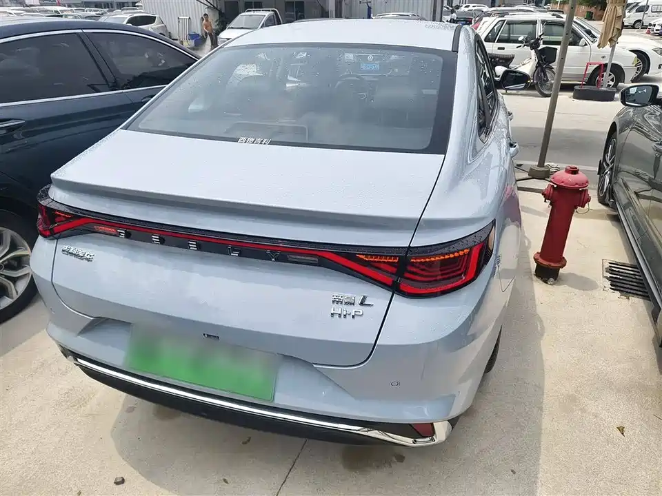 Geely Emgrand L HiP Geely Emgrand L HiP