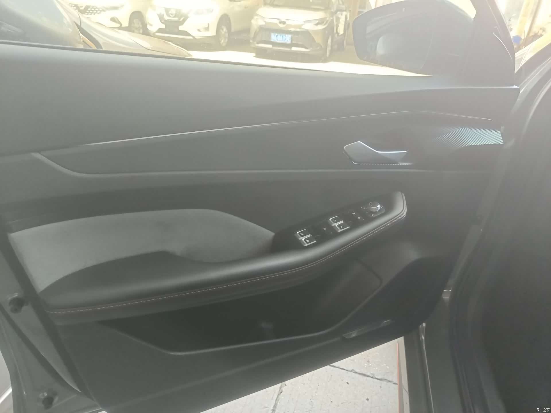 Geely Binray, 2022 4