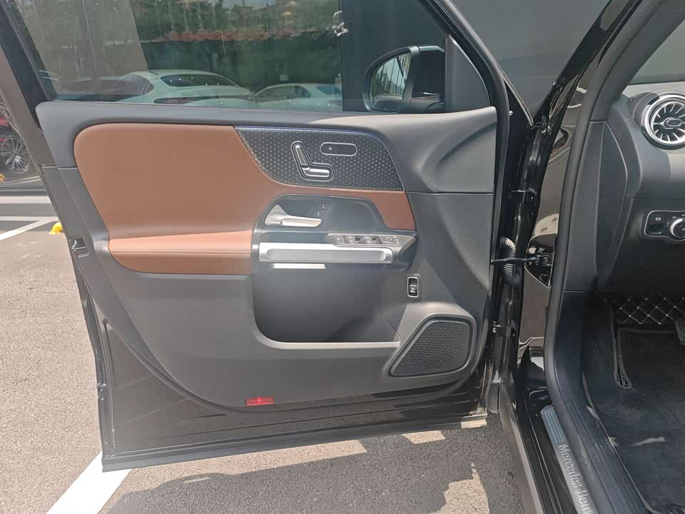 Mercedes-Benz GLB Mercedes-Benz GLB