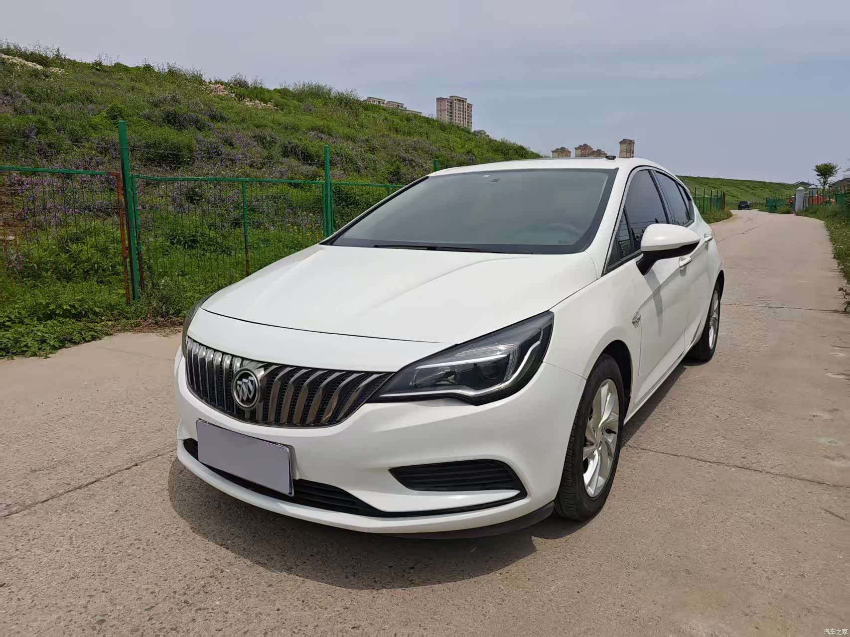 Buick Verano, 2016 1