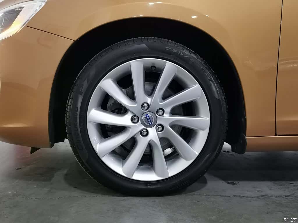 Volvo S60, 2015 17