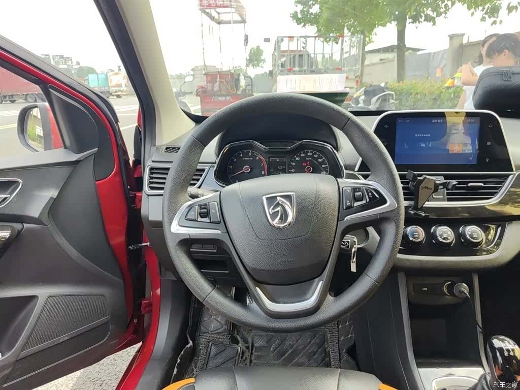 Wuling 310, 2017 3