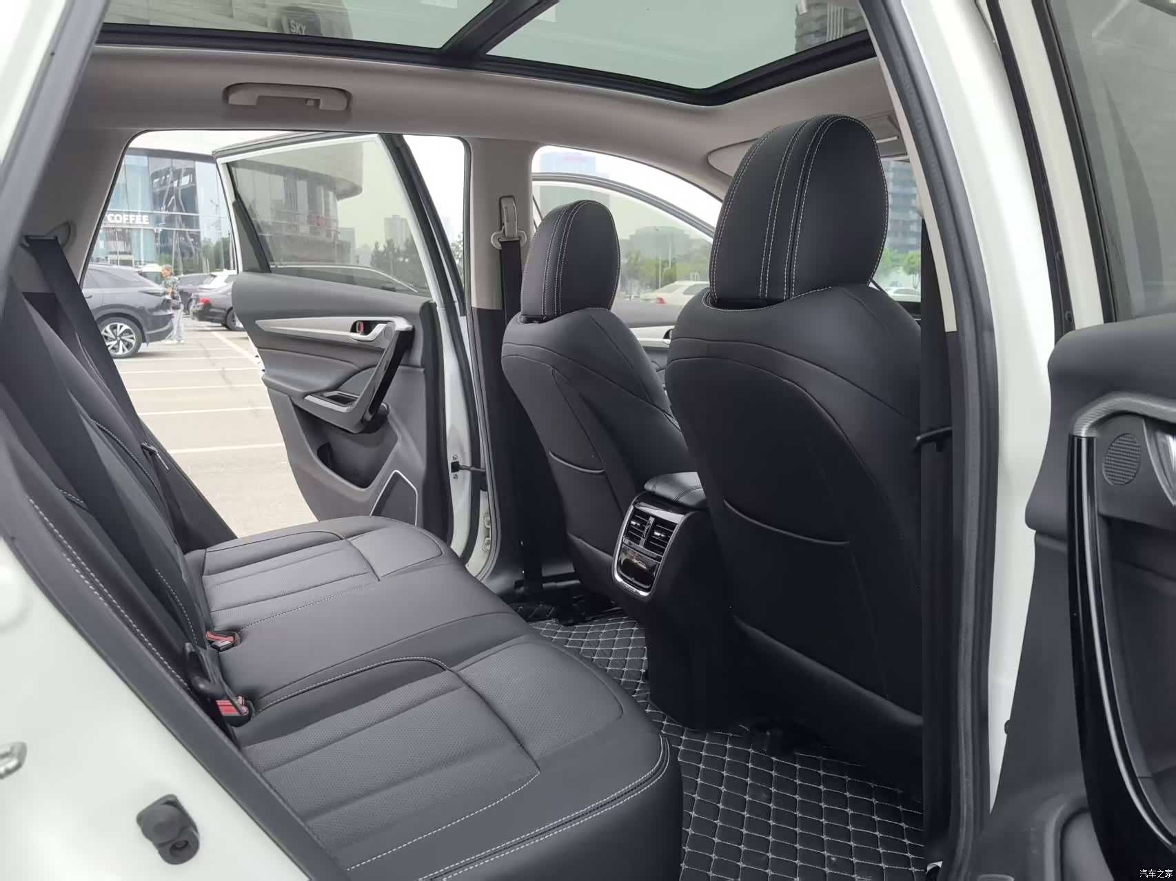 DongFeng AX7, 2020 13
