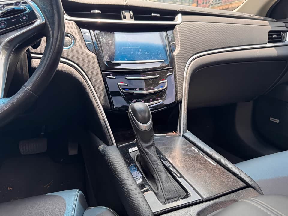 Cadillac XTS