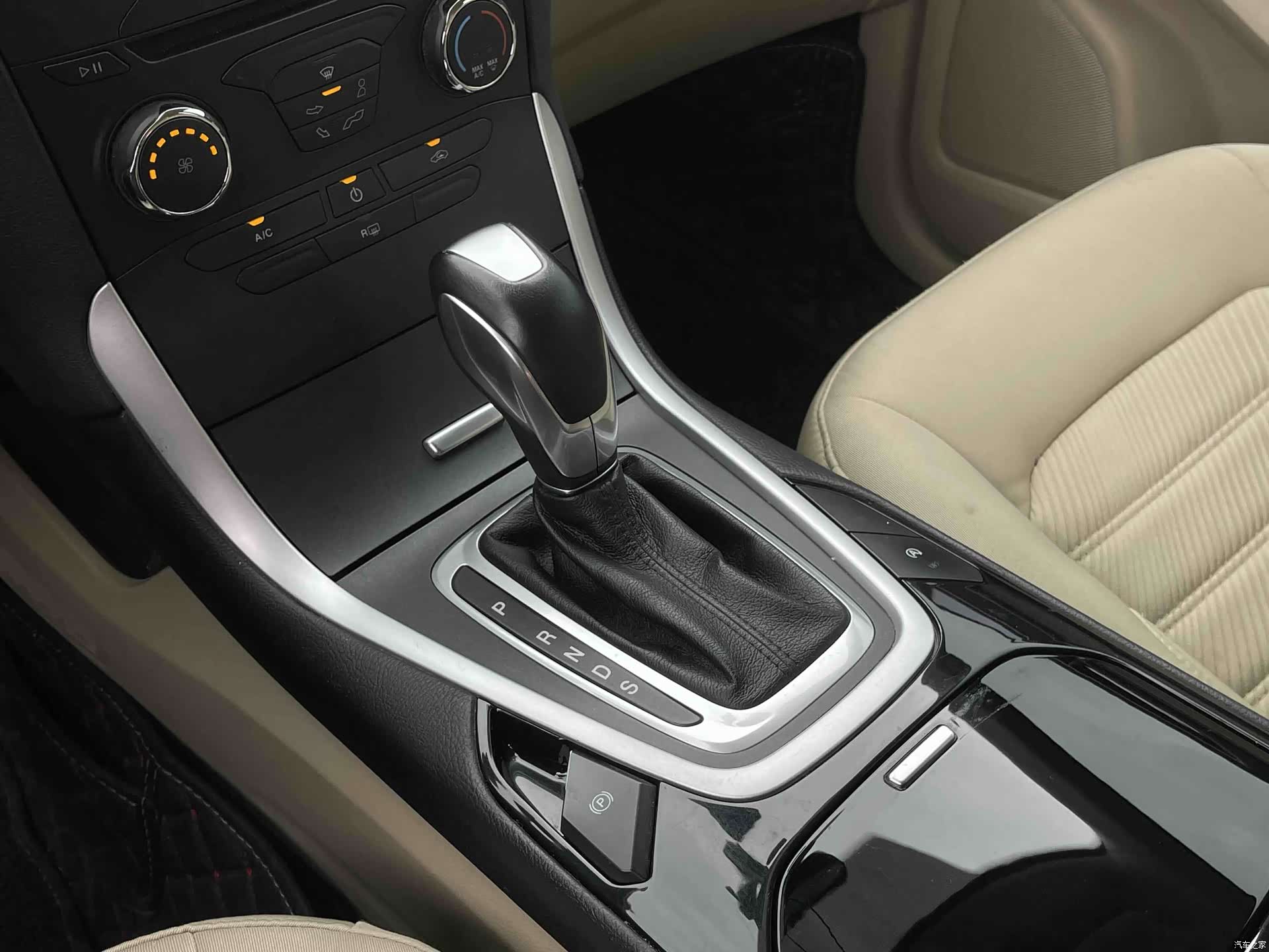 Ford Edge, 2019 13