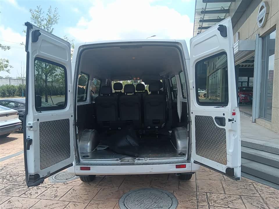 MAXUS Xintu V80